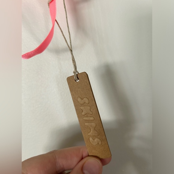 SKIMS Fits Everybody Micro Thong - Picture 2 of 4